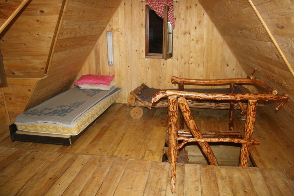 Holiday Park Zelenkovac Podrasnica ภายนอก รูปภาพ